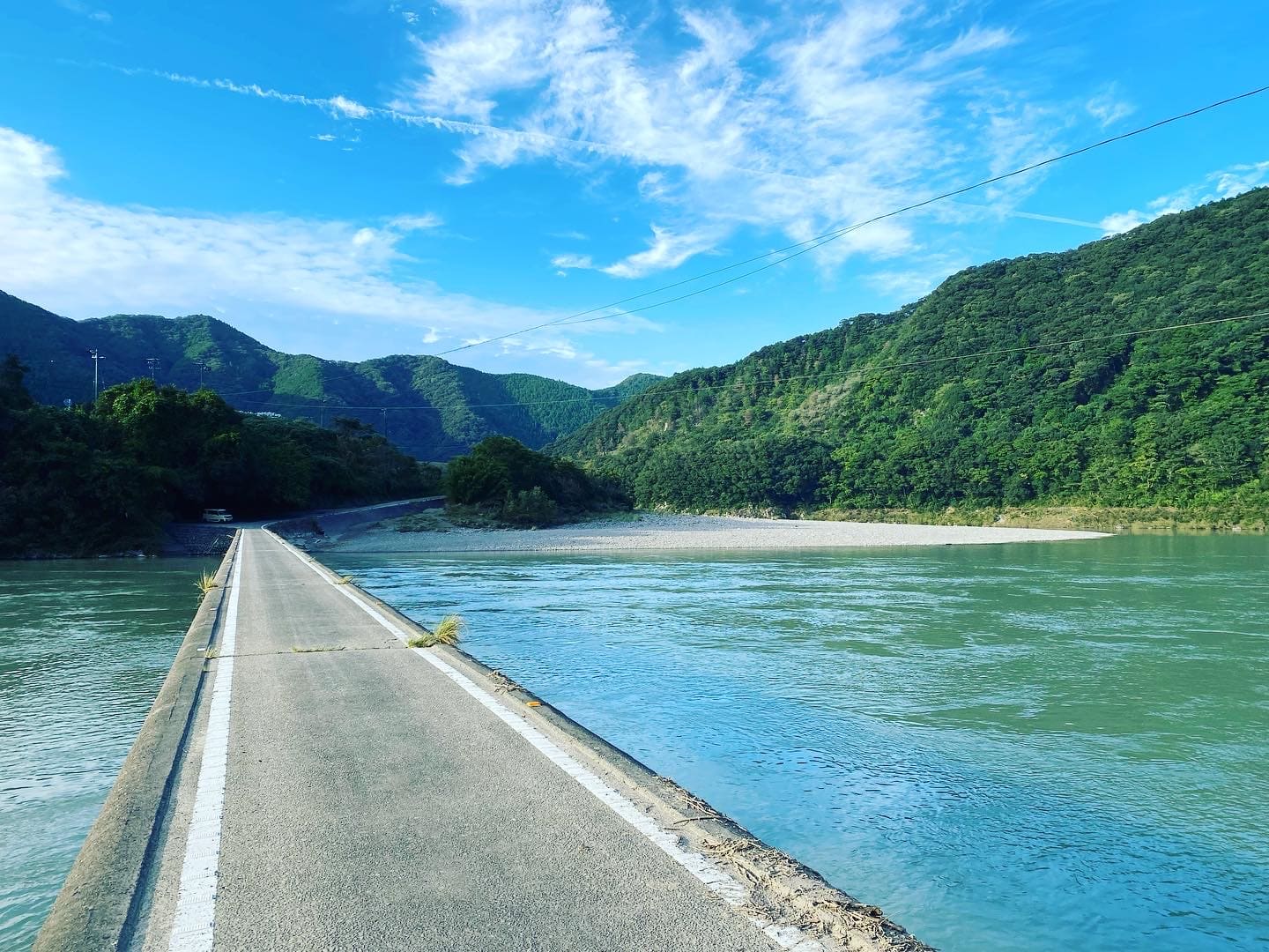 三里沈下橋と四万十川