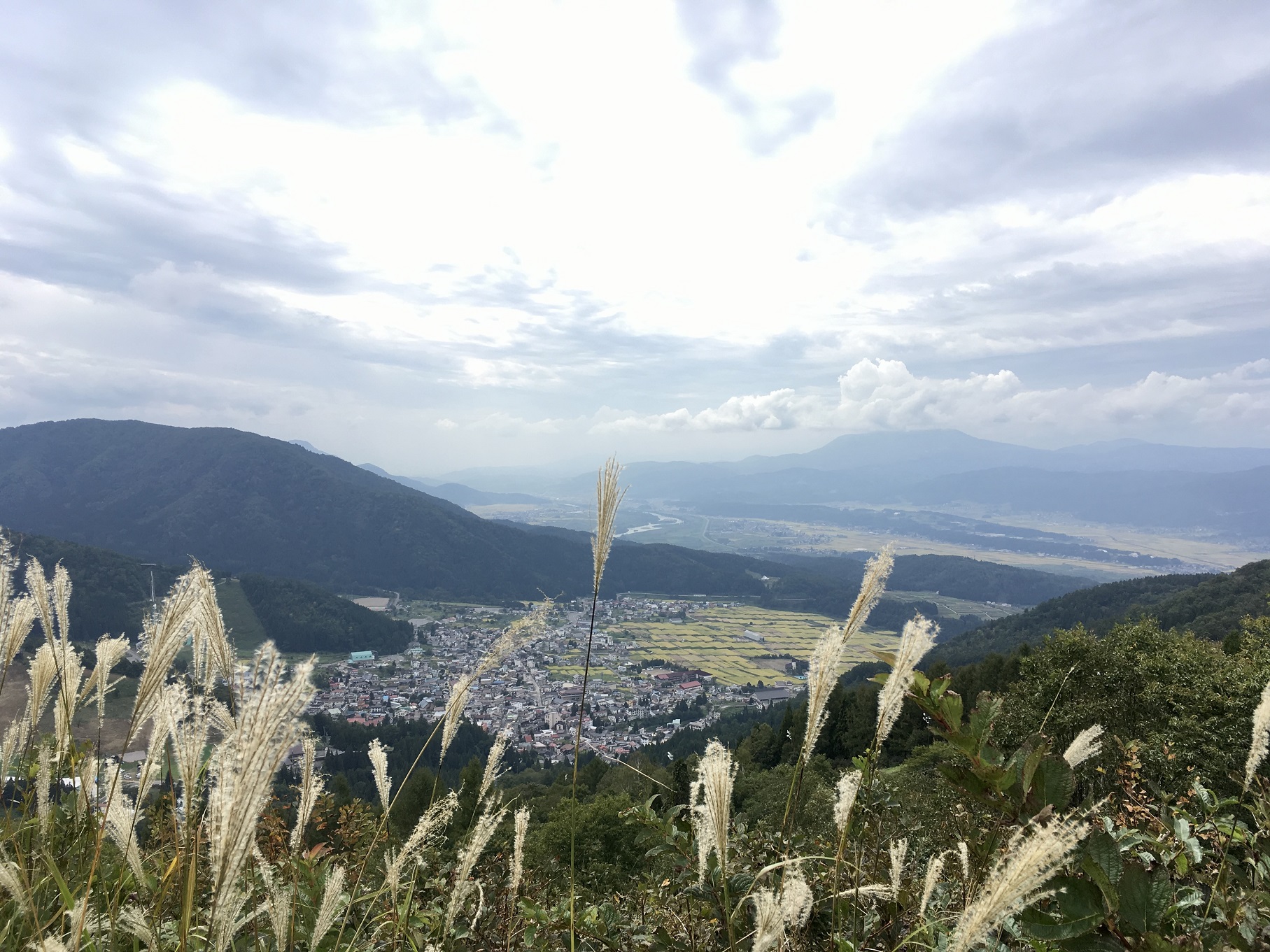 見晴台から見た野沢温泉村