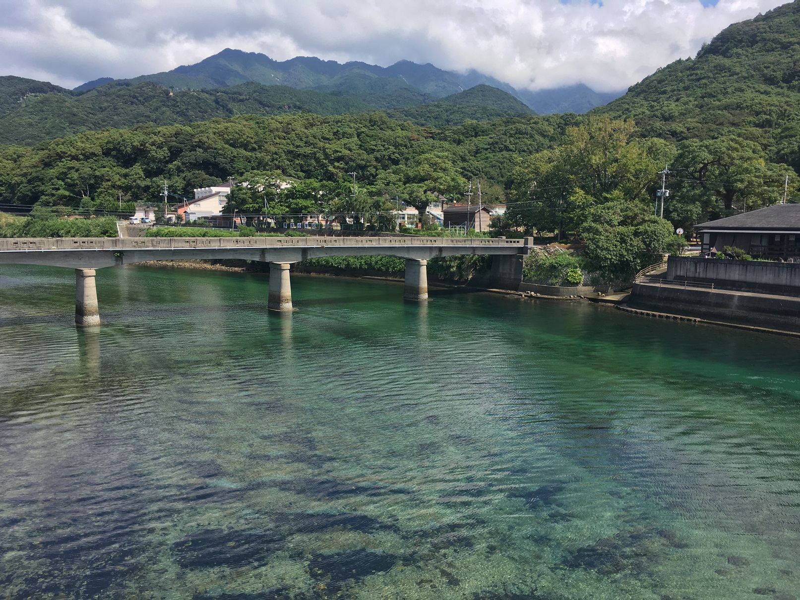 澄んだ流れの栗生川
