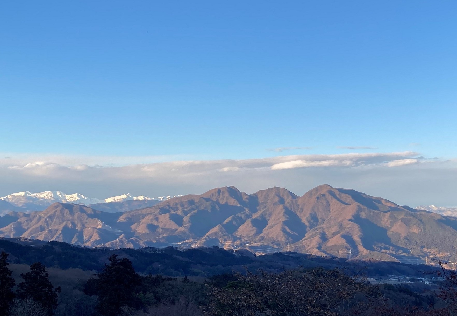 伊香保から見る小野子山