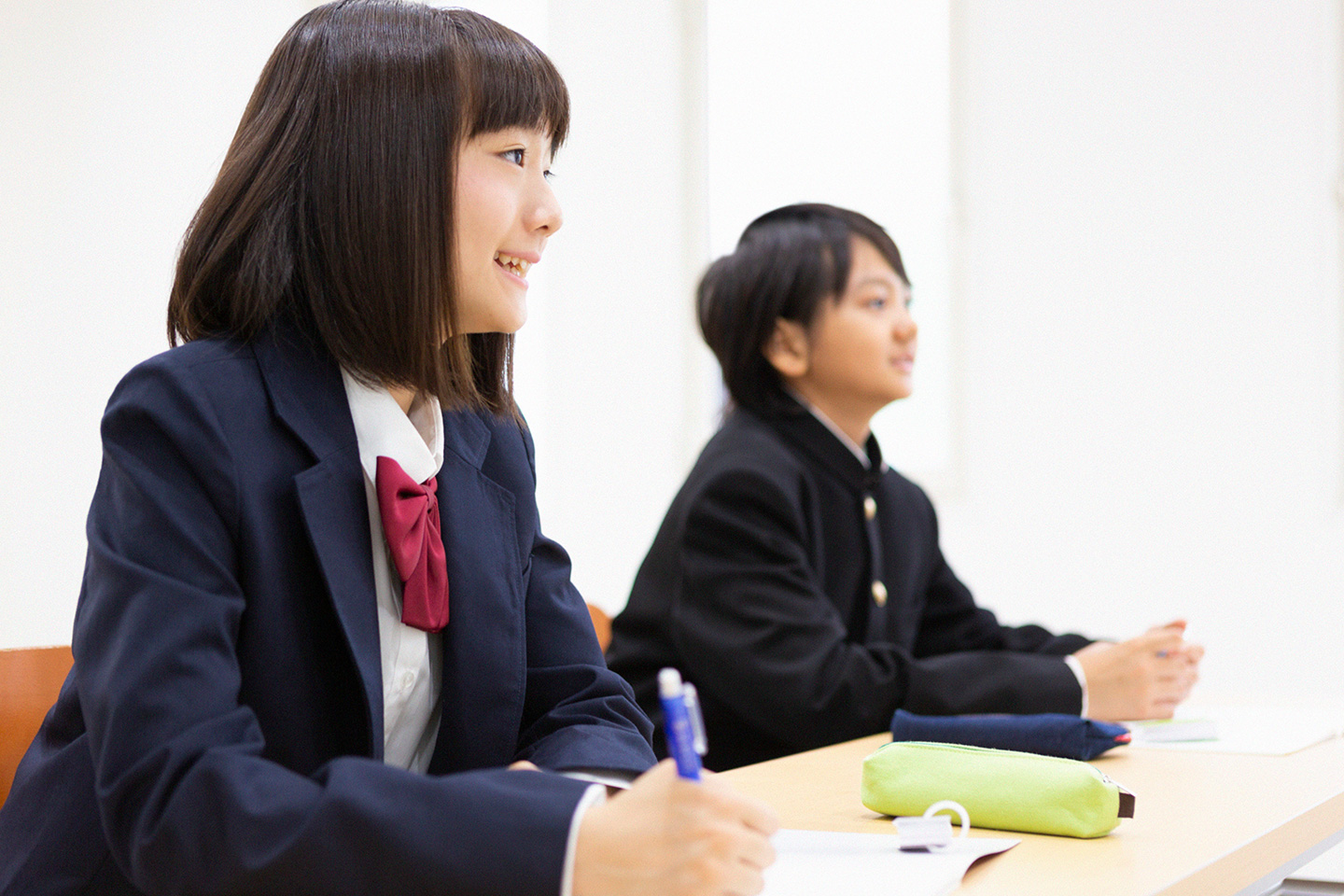 生徒たちが授業を受けている様子