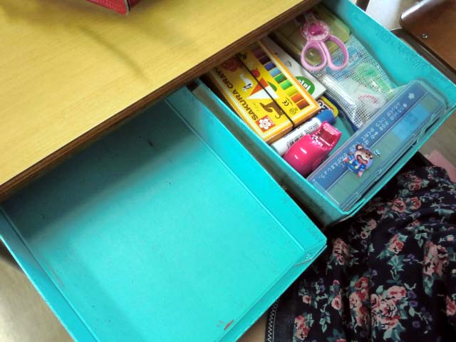 【帰宅時】左の教科書ノートなどは持ち帰る